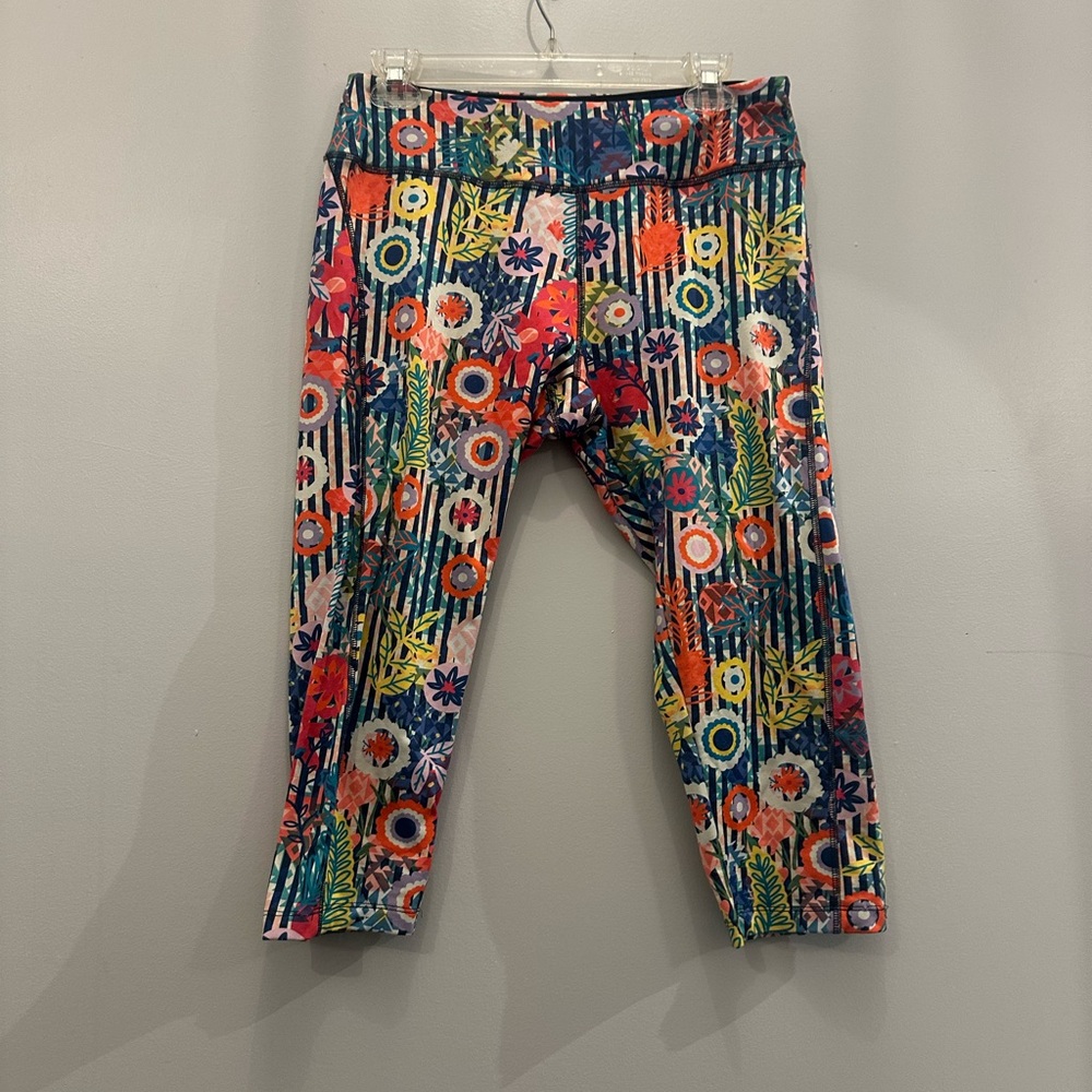 EUC Lularoe Capri workout leggings. Women’s Large.